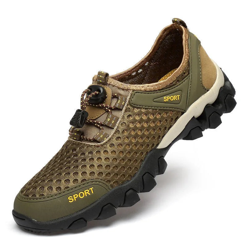Fashionable sports shoes