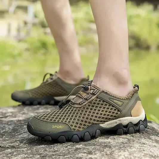 Fashionable sports shoes