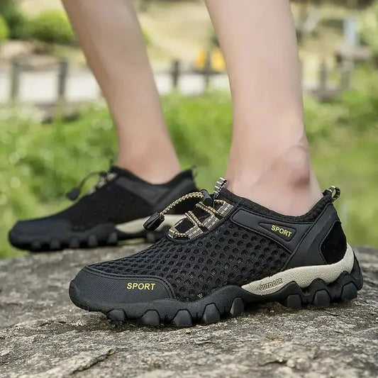Fashionable sports shoes